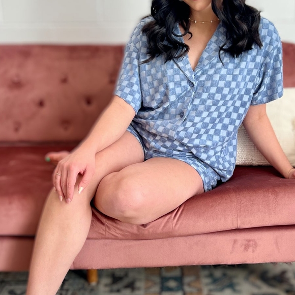 Le Lis Demin Blue 2-Piece Shorts Set - Picture 2 of 11